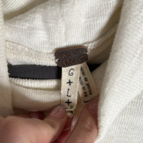 Free People We the Free Split Back Turtleneck Shirt Size Large - Picture 3 of 5